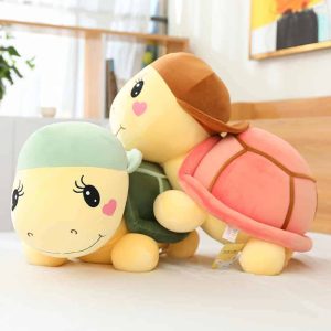 Peluche Tortue Chloé et sa Casquette – 25cm à 60cm